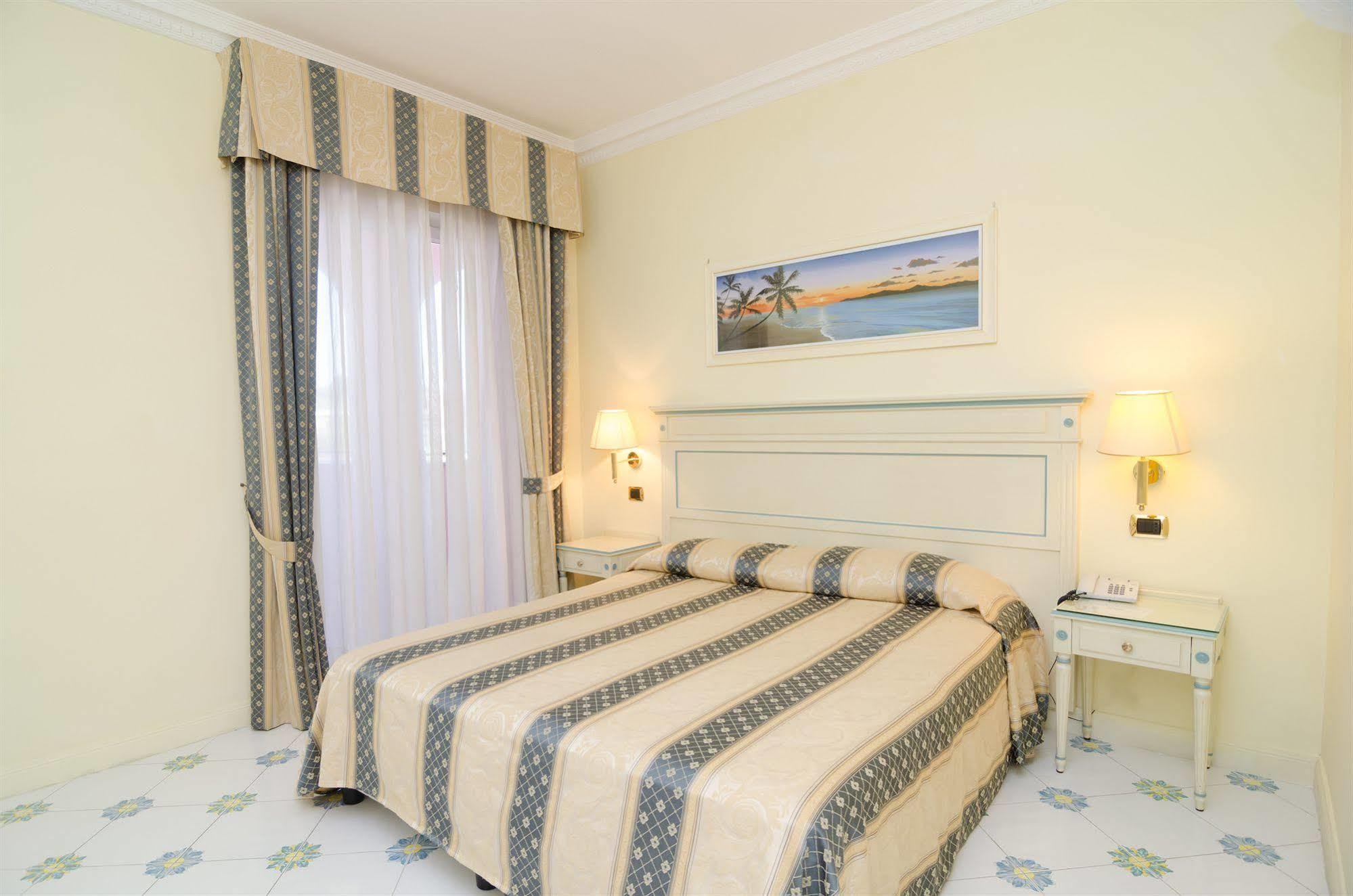 איסקיה Hotel Flora Wellness & Beauty מראה חיצוני תמונה