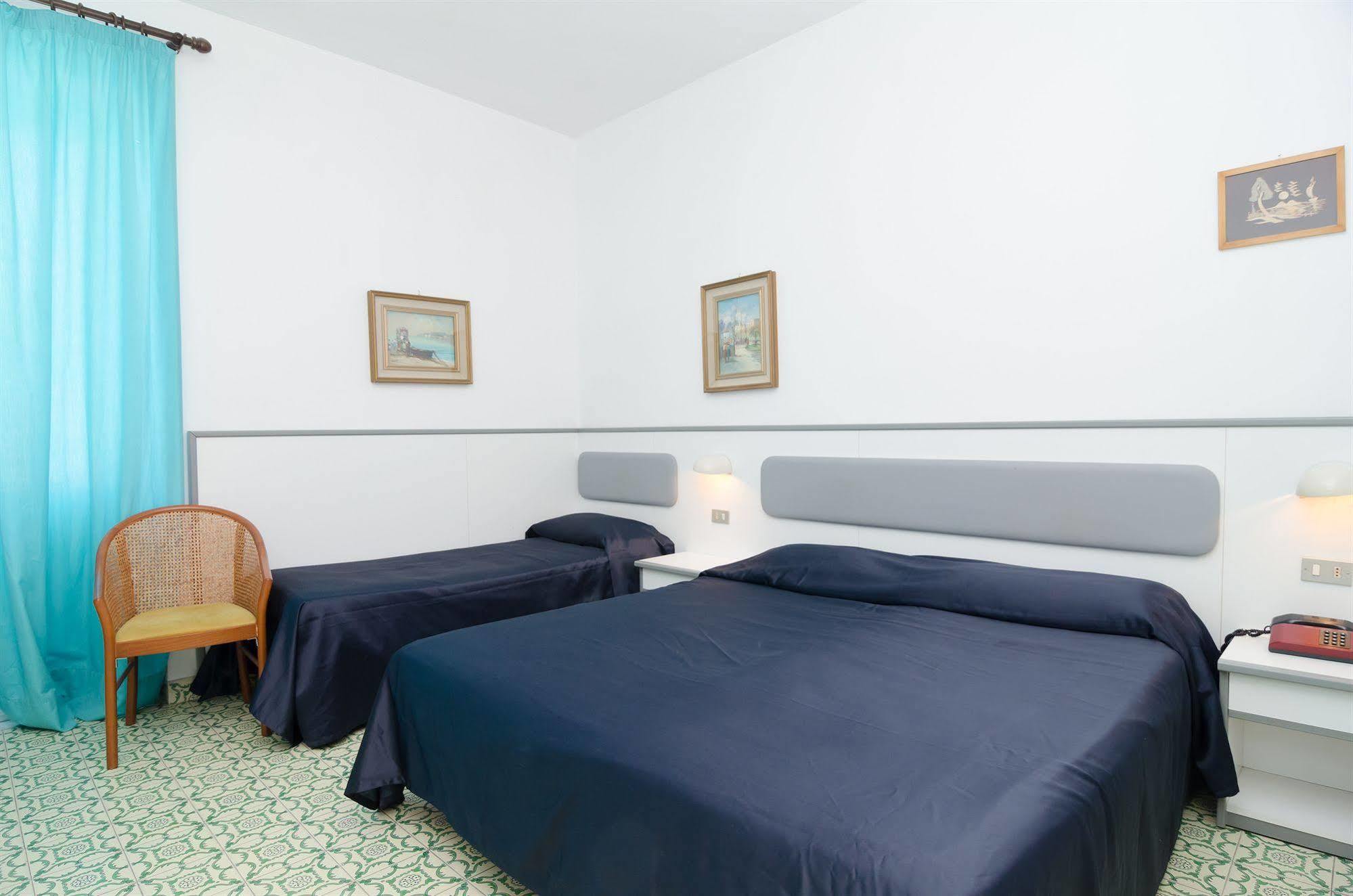 איסקיה Hotel Flora Wellness & Beauty מראה חיצוני תמונה