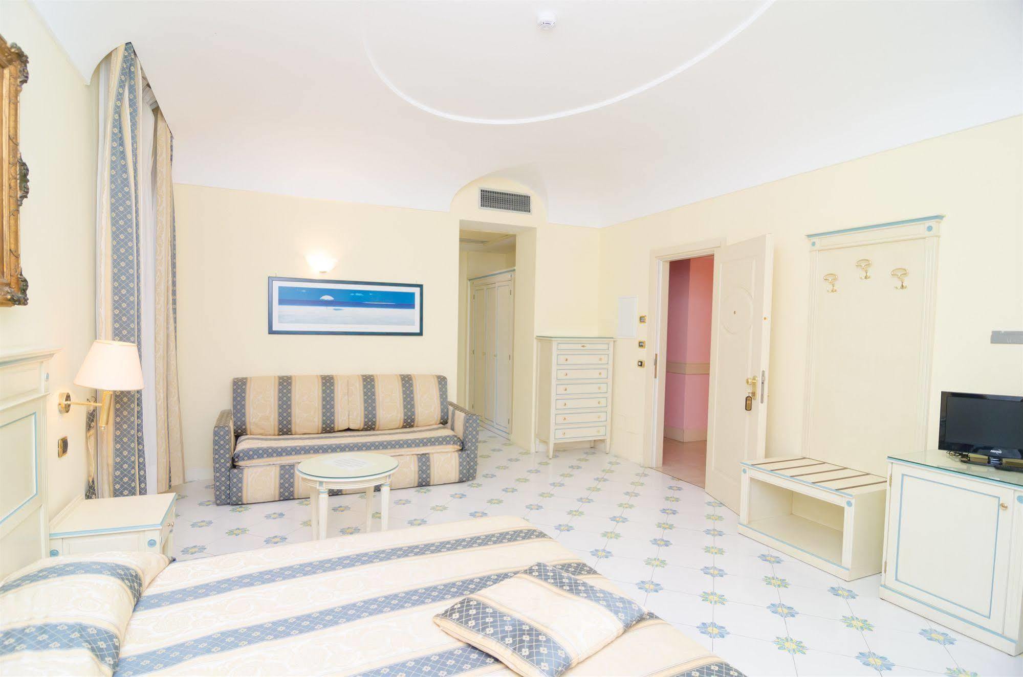 איסקיה Hotel Flora Wellness & Beauty מראה חיצוני תמונה