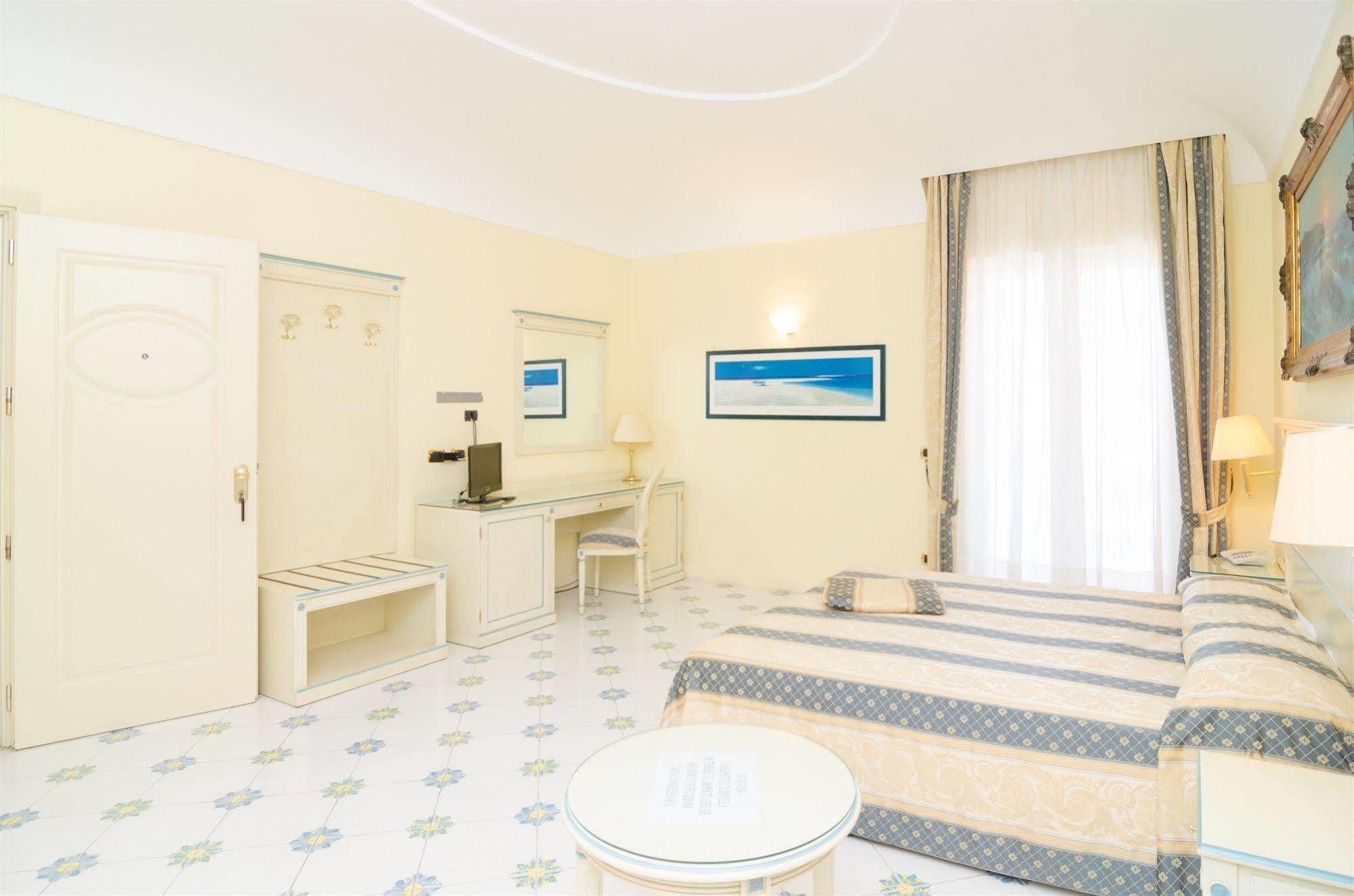 איסקיה Hotel Flora Wellness & Beauty מראה חיצוני תמונה