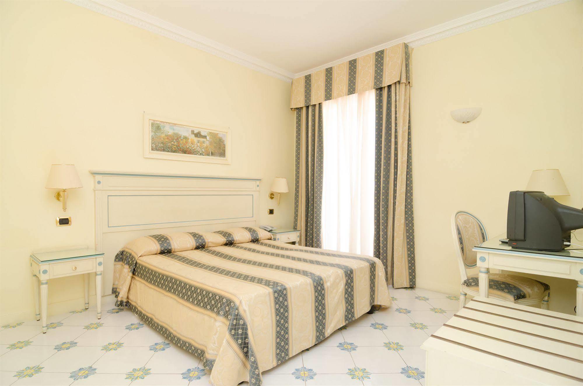 איסקיה Hotel Flora Wellness & Beauty מראה חיצוני תמונה