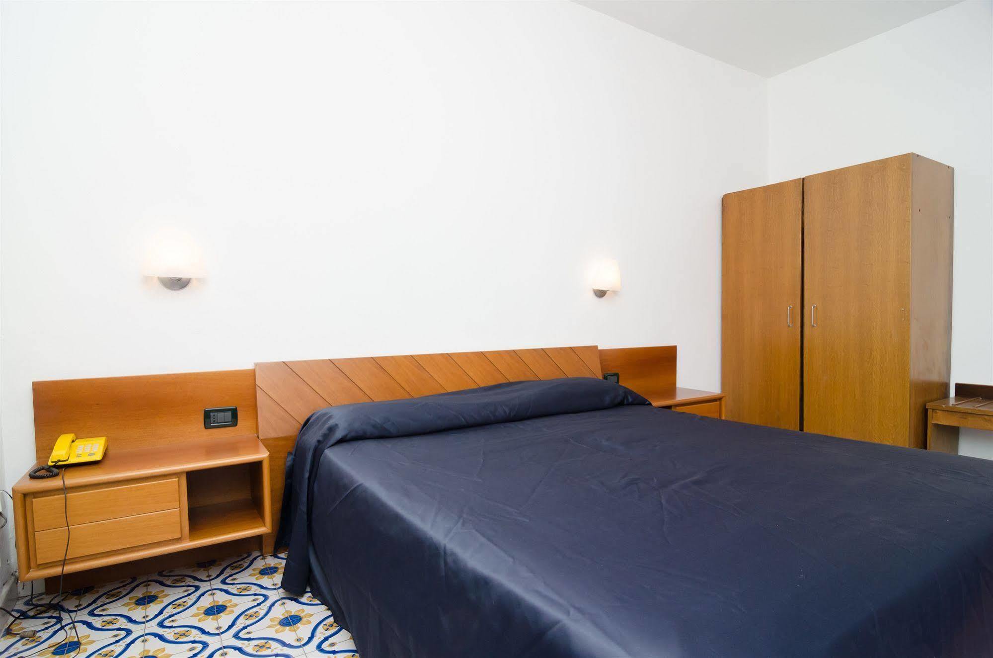 איסקיה Hotel Flora Wellness & Beauty מראה חיצוני תמונה